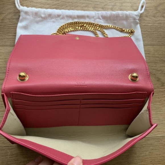 Authentic Chloé on Chain Wallet - Picture 3 of 8